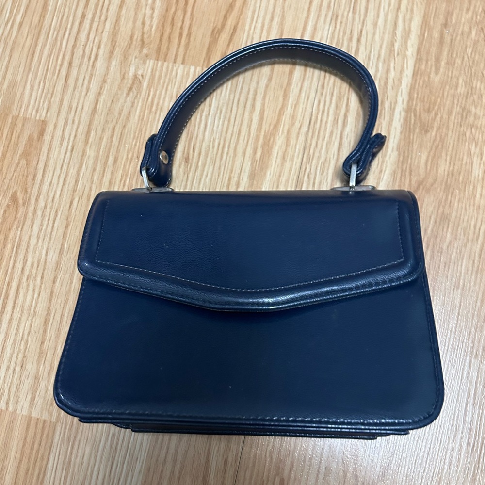 Purse - Picture 1 of 5